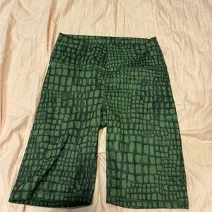 8inch inseam alligator Fabletics shorts